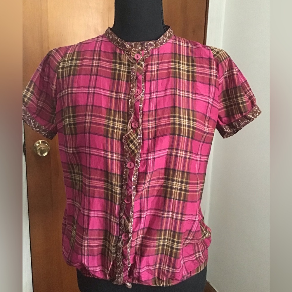 Pink plaid short sleeve top by European designer Reserved